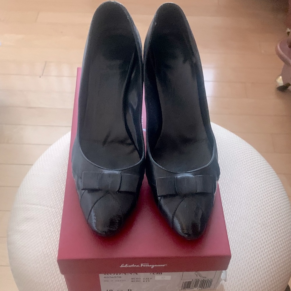 Salvatore Ferragamo Black Leather 7cm Heels 10.5